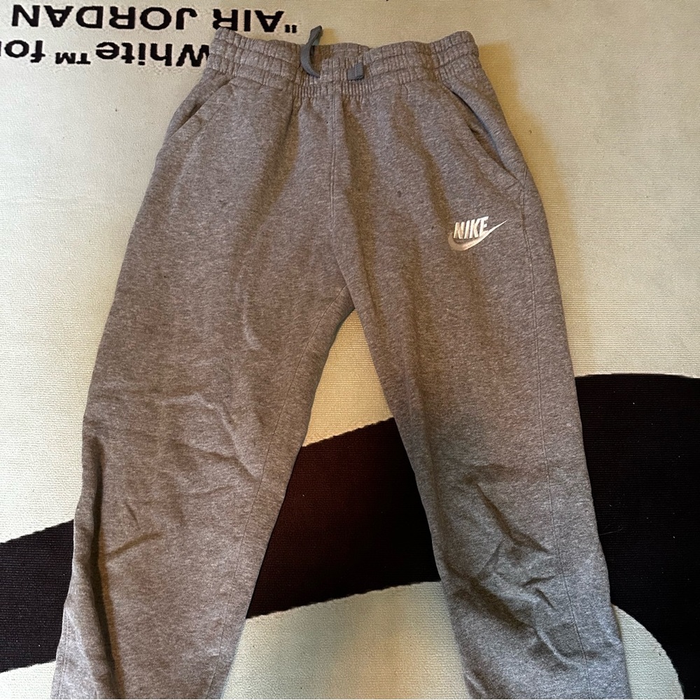 Boys L nike sweatpants